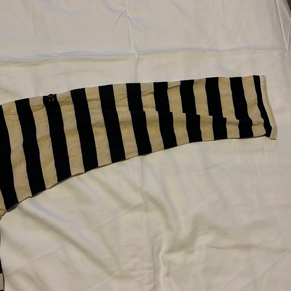 L/S tee crew neck Henley with adjustable sleeves Size small - Picture 4 of 4